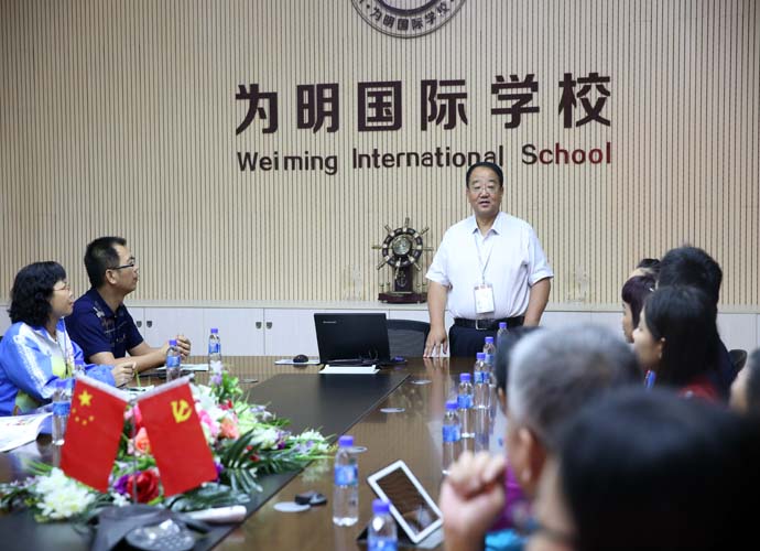 廣東省佛山順德大良順峰初級中學(xué)領(lǐng)導(dǎo)和老師蒞臨我校參觀指導(dǎo)