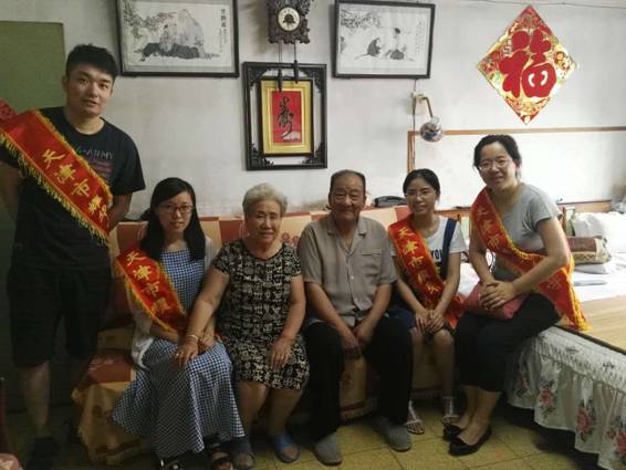 耀華中學(xué)各支部開展走訪慰問困難黨員、困難群眾“雙結(jié)對”活動