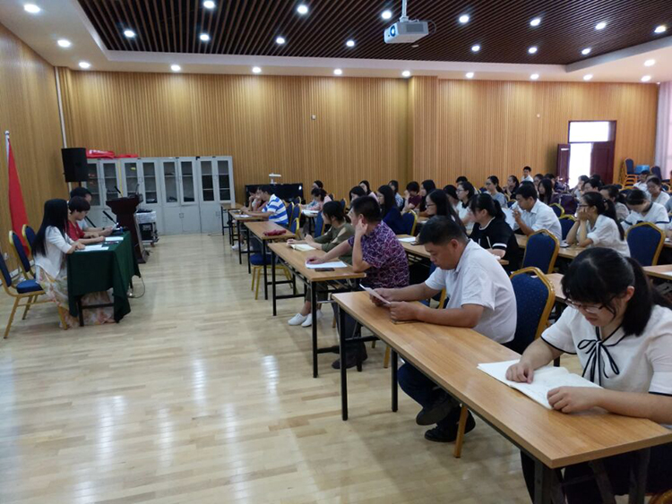 拜師帶教，戮力前行——記鄭州中學高中部2017—2018學年拜師帶教會